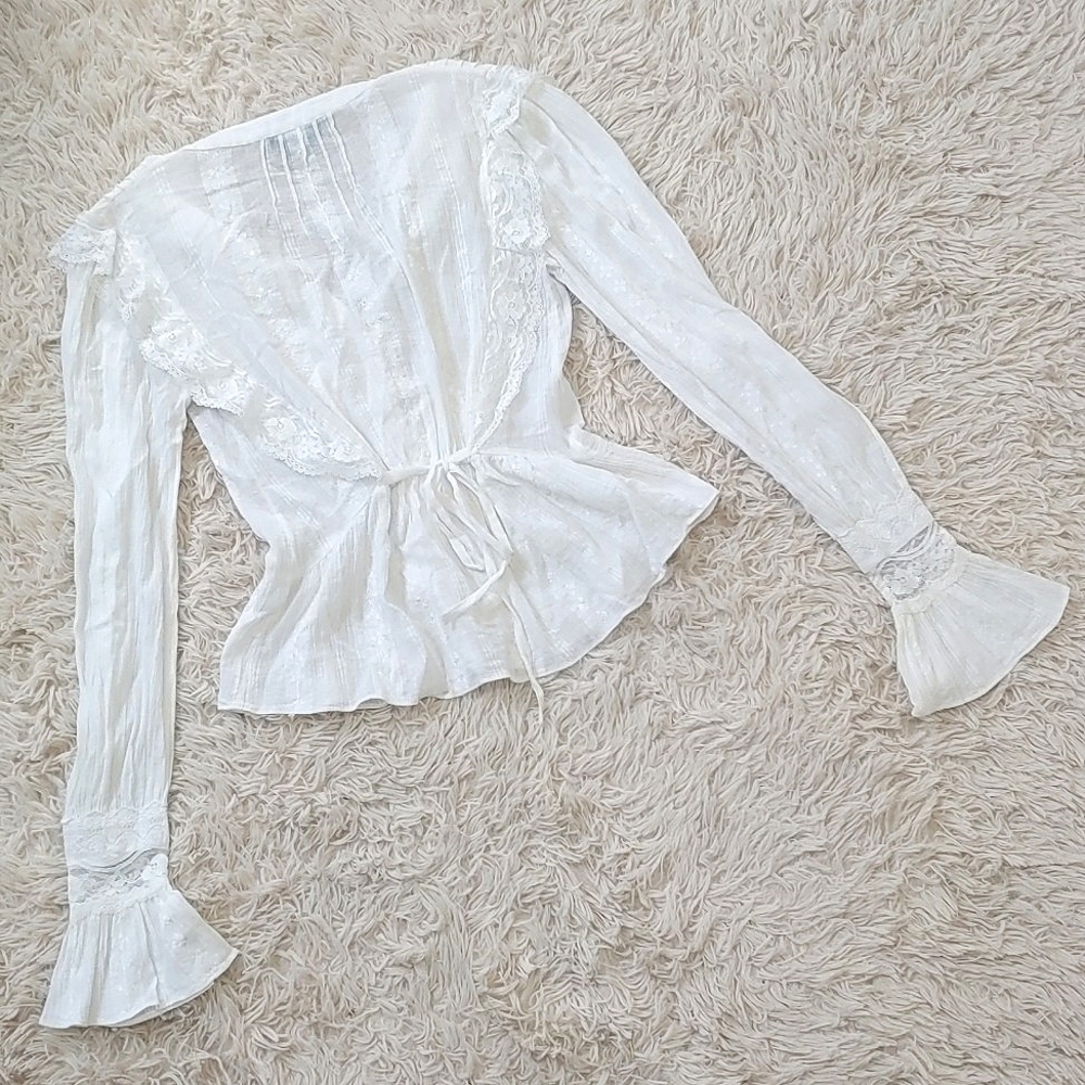 Majorelle Lace Flare Sleeve Blouse - Picture 5 of 11